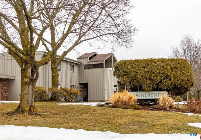 8 Webster Court 8, Newington, CT 06111