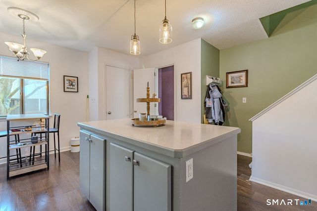 8 Webster Court 8, Newington, CT 06111