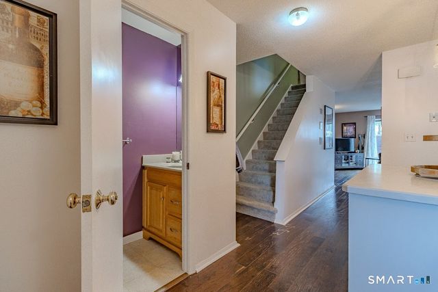 8 Webster Court 8, Newington, CT 06111