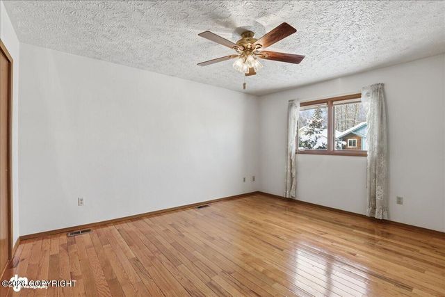 7631 Little Bend Circle, Anchorage, AK 99507