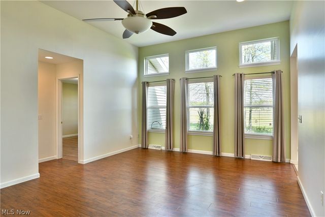11 Danbury Court NW, Warren, OH 44481
