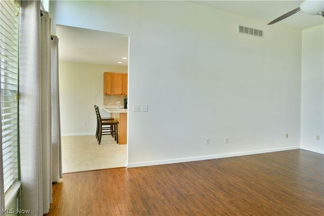11 Danbury Court NW, Warren, OH 44481