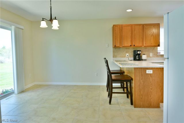 11 Danbury Court NW, Warren, OH 44481