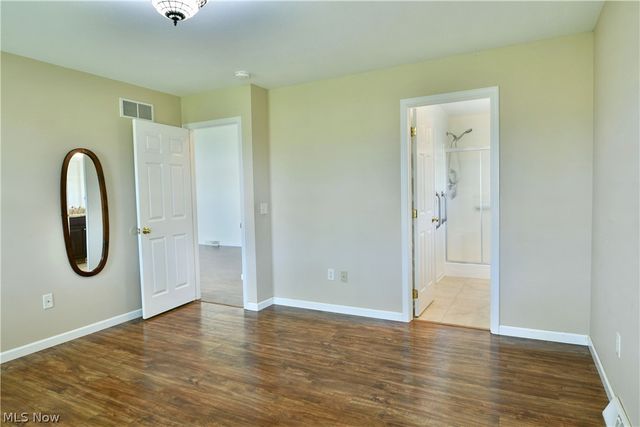 11 Danbury Court NW, Warren, OH 44481