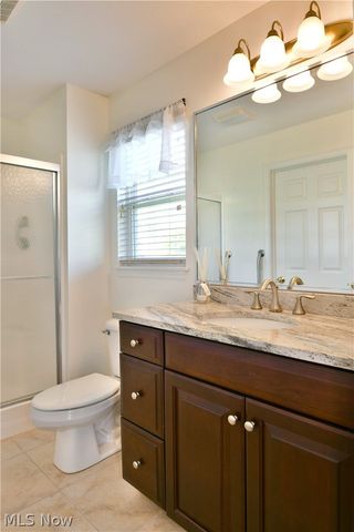 11 Danbury Court NW, Warren, OH 44481