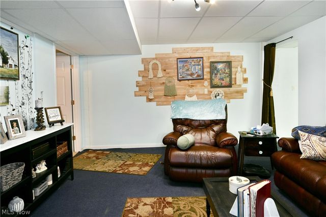 11 Danbury Court NW, Warren, OH 44481