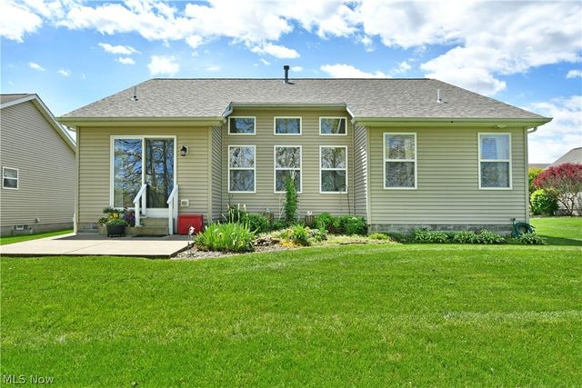 11 Danbury Court NW, Warren, OH 44481