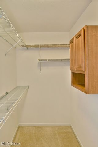 11 Danbury Court NW, Warren, OH 44481