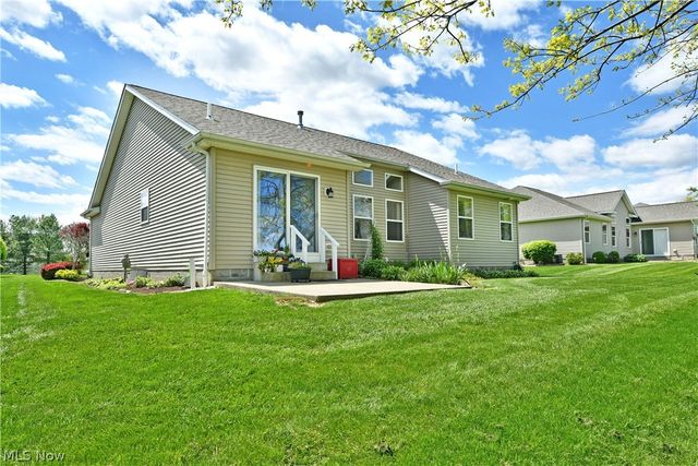 11 Danbury Court NW, Warren, OH 44481