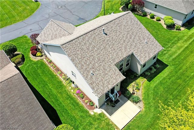 11 Danbury Court NW, Warren, OH 44481