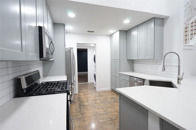 8006 Tiffany DR, Austin, TX 78749