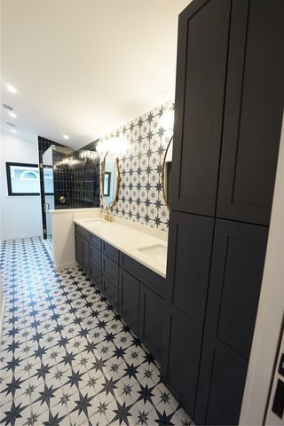 8006 Tiffany DR, Austin, TX 78749