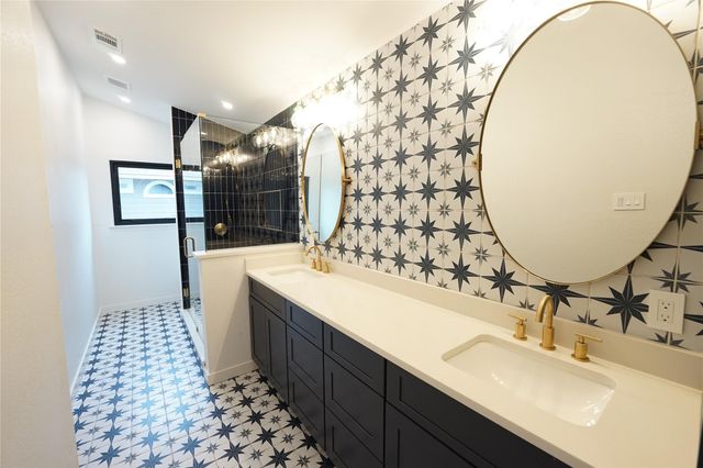 8006 Tiffany DR, Austin, TX 78749