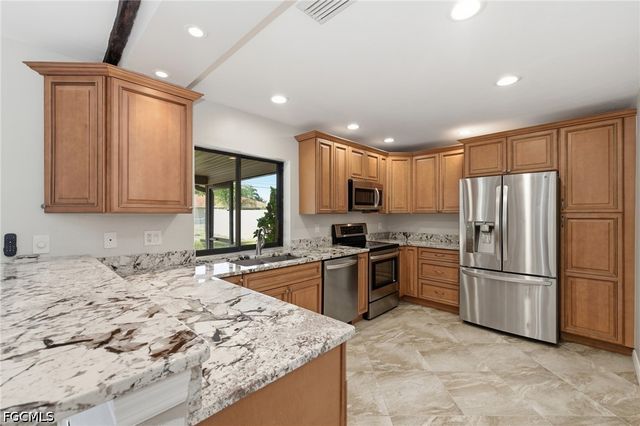 1926 SE 8th ST, Cape Coral, FL 33990