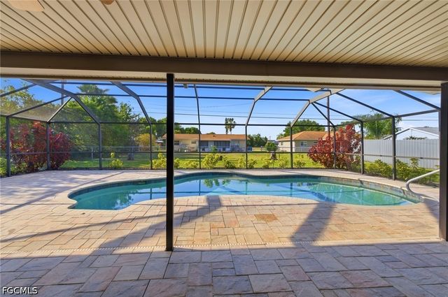 1926 SE 8th ST, Cape Coral, FL 33990