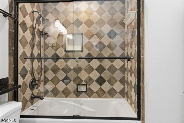 1926 SE 8th ST, Cape Coral, FL 33990