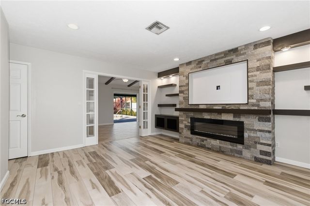 1926 SE 8th ST, Cape Coral, FL 33990