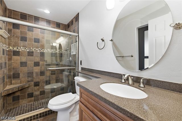 1926 SE 8th ST, Cape Coral, FL 33990