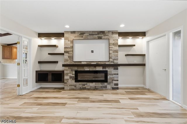 1926 SE 8th ST, Cape Coral, FL 33990