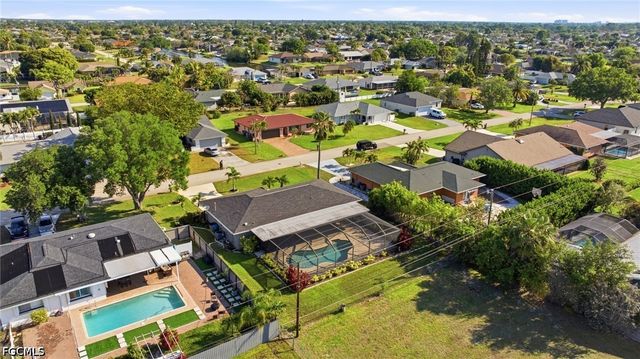 1926 SE 8th ST, Cape Coral, FL 33990