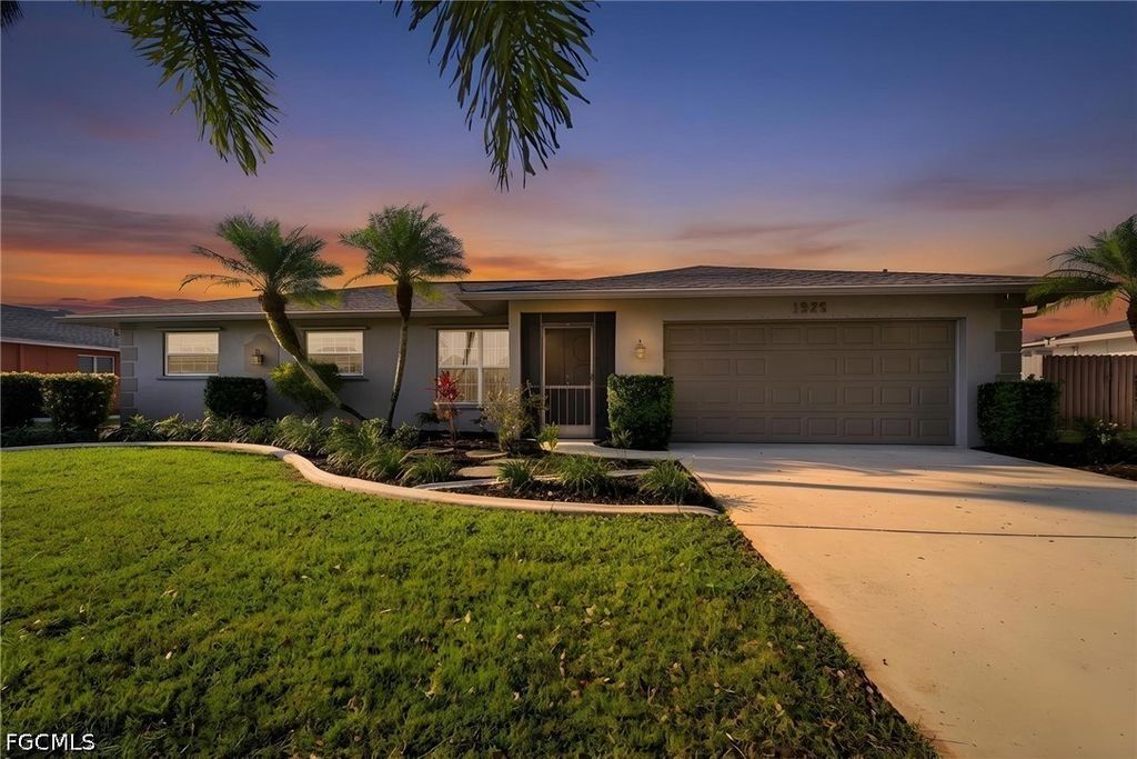 1926 SE 8th ST, Cape Coral, FL 33990