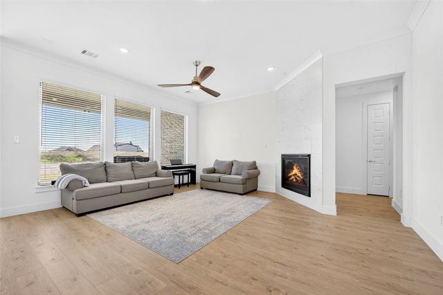 209 Basalt Lane, Reno, TX 76020