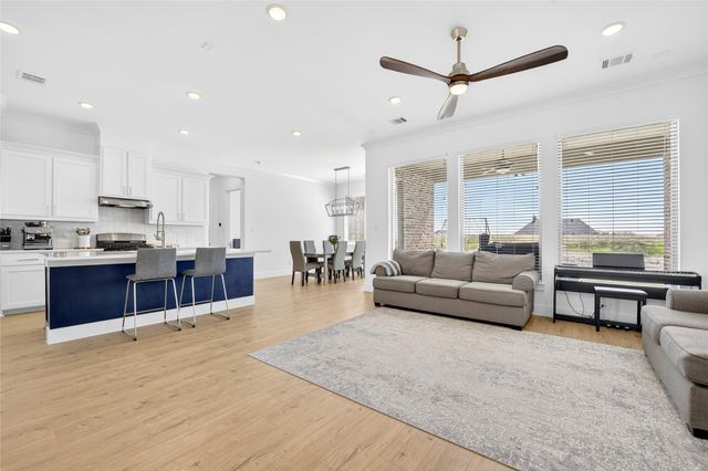 209 Basalt Lane, Reno, TX 76020