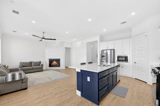 209 Basalt Lane, Reno, TX 76020