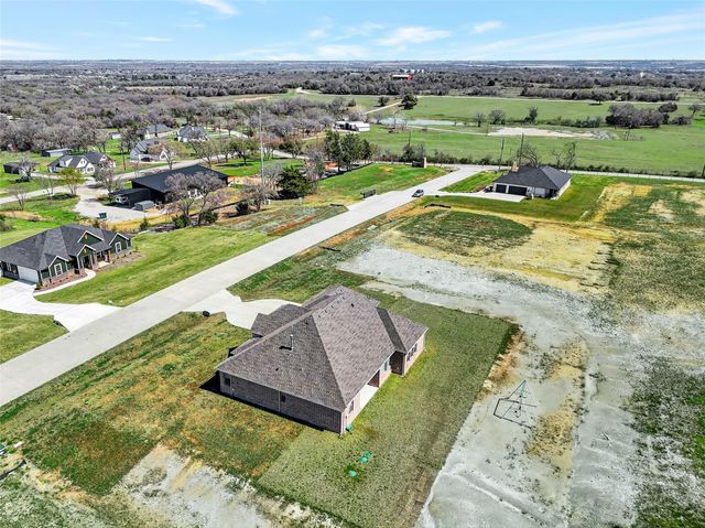 209 Basalt Lane, Reno, TX 76020