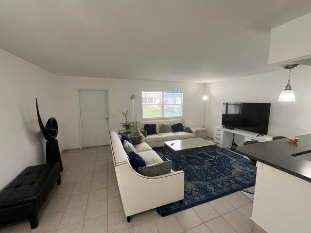 114 Waterford E 114, Delray Beach, FL 33446