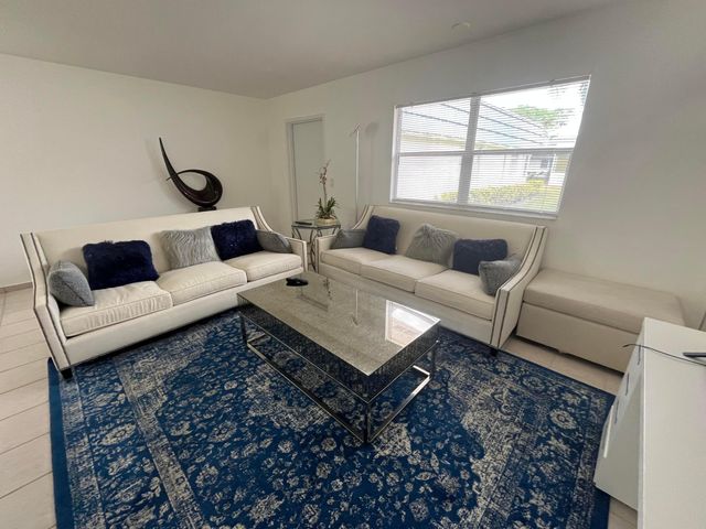 114 Waterford E 114, Delray Beach, FL 33446