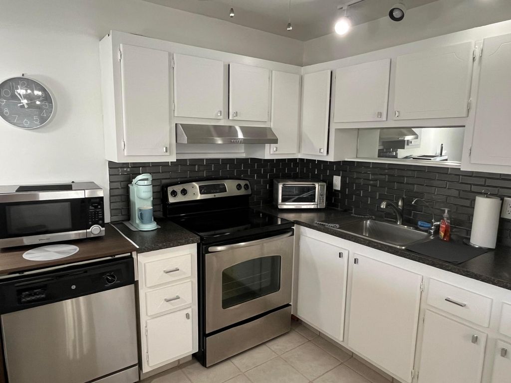 114 Waterford E 114, Delray Beach, FL 33446