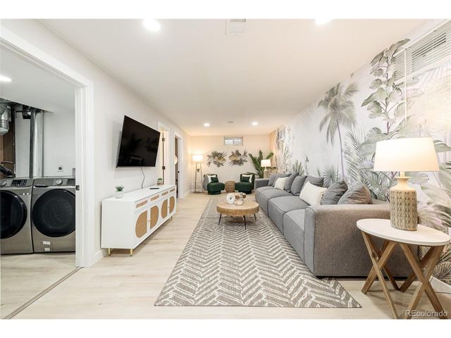 3243 Simms St, Wheat Ridge, CO 80033