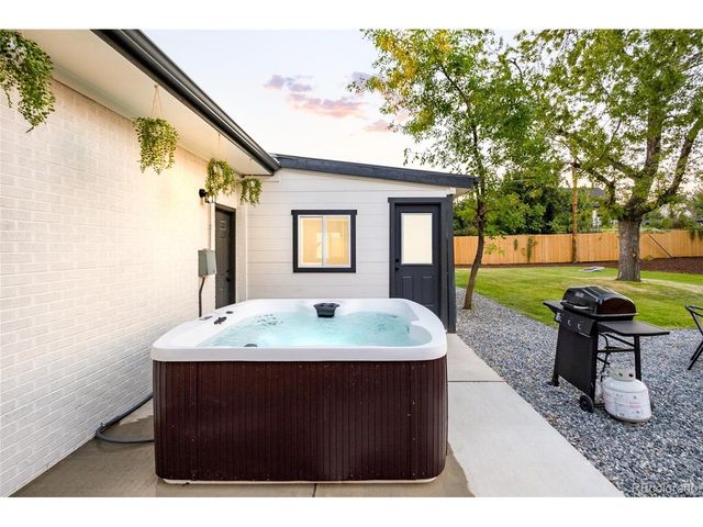 3243 Simms St, Wheat Ridge, CO 80033