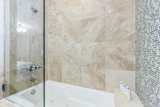 70 E WALTON Street 501-601, Chicago, IL 60611