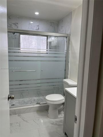 2134 Lincoln St 25, Hollywood, FL 33020