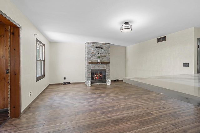 1235 E MURDOCK AVENUE, Oshkosh, WI 54901