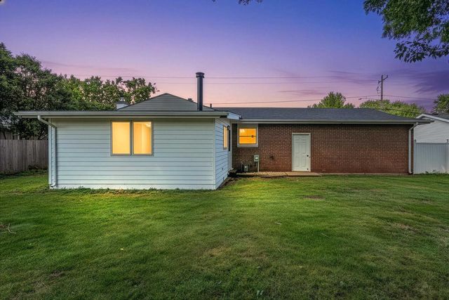 1235 E MURDOCK AVENUE, Oshkosh, WI 54901