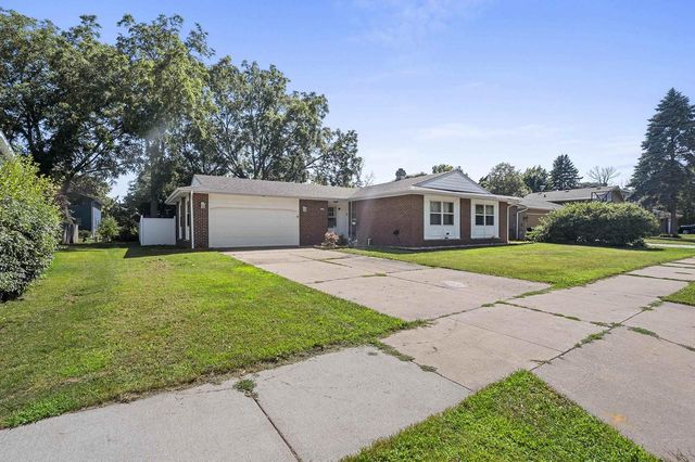 1235 E MURDOCK AVENUE, Oshkosh, WI 54901