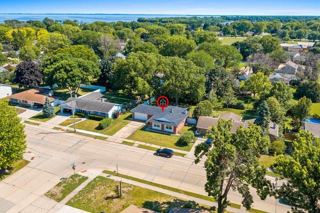 1235 E MURDOCK AVENUE, Oshkosh, WI 54901
