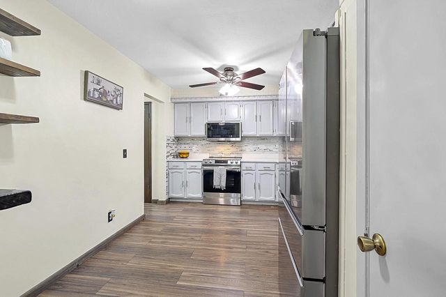 1235 E MURDOCK AVENUE, Oshkosh, WI 54901