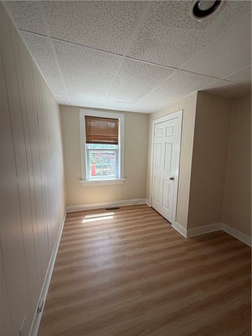 126 Washington Street 1, Warwick, RI 02888