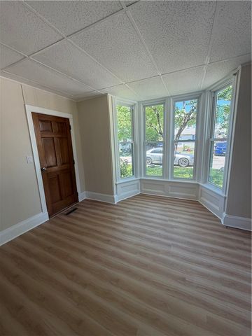 126 Washington Street 1, Warwick, RI 02888