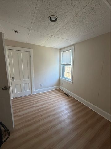 126 Washington Street 1, Warwick, RI 02888