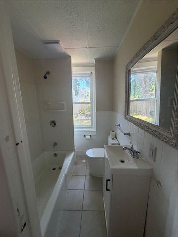 126 Washington Street 1, Warwick, RI 02888