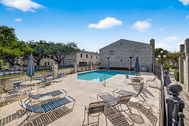 7395 Regency Square Court 7395, Houston, TX 77036
