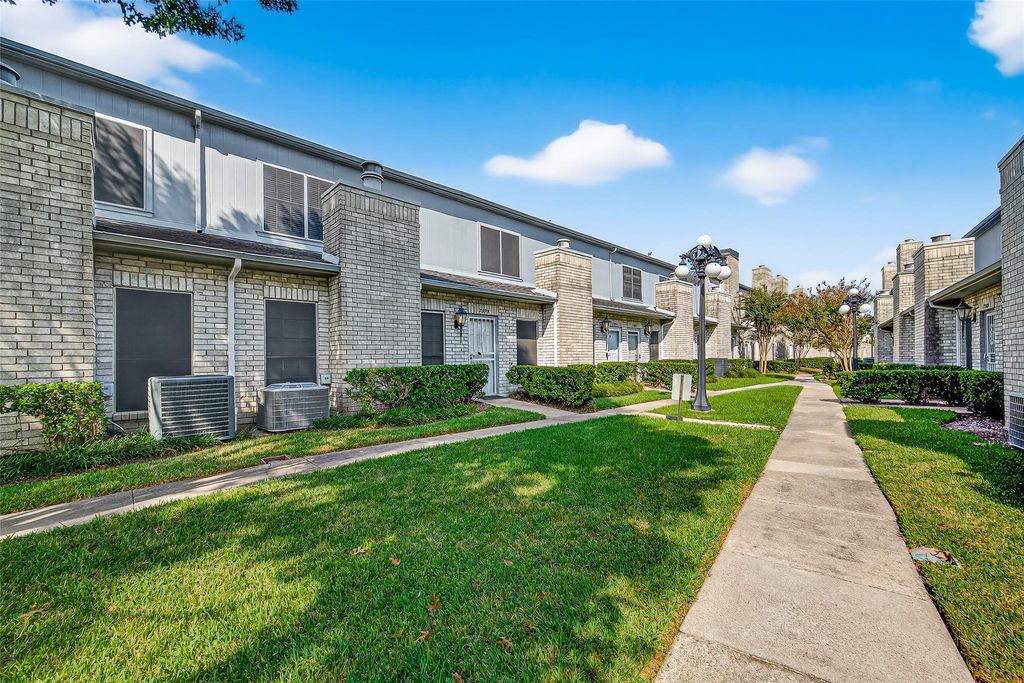 7395 Regency Square Court 7395, Houston, TX 77036