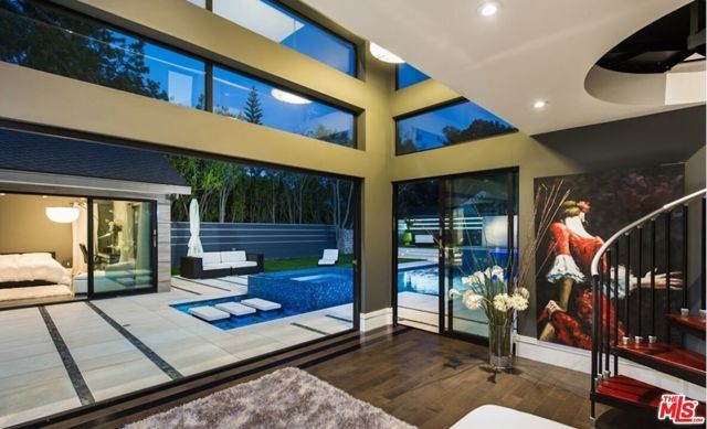 12318 W SUNSET Boulevard, Los Angeles, CA 90049