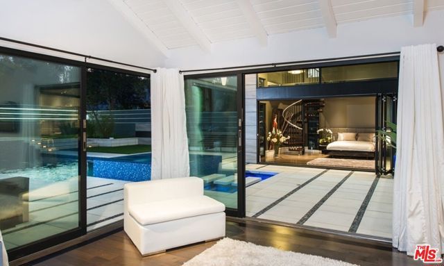 12318 W SUNSET Boulevard, Los Angeles, CA 90049