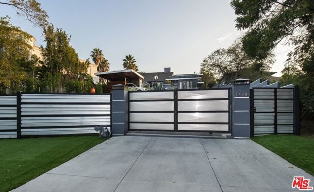 12318 W SUNSET Boulevard, Los Angeles, CA 90049